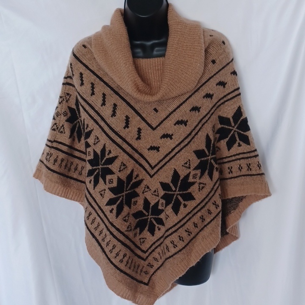 Romeo and Juliet Couture wool blend sweater shawl/poncho, brown & black